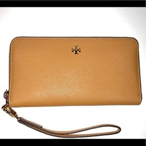 Tory Burch Emerson Continental Wallet Wristlet